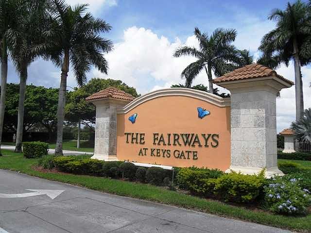 1st image of 3180 Fairways Dr