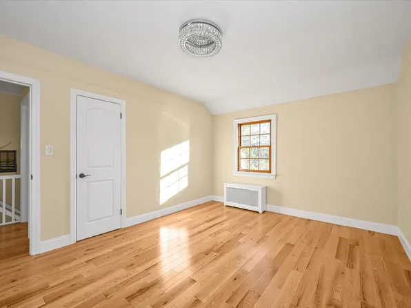 85-11 Eton Street image 12 of 20