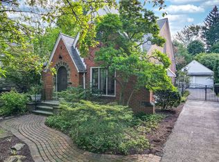 955 Englewood Rd, Cleveland Heights, OH 44121