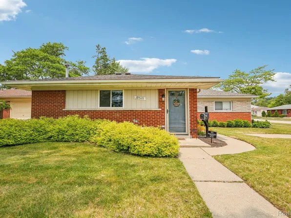 22549 Ashley Dr, Farmington Hills, MI 48336