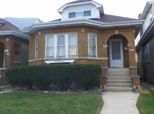 5321 W Wolfram St, Chicago, IL 60641