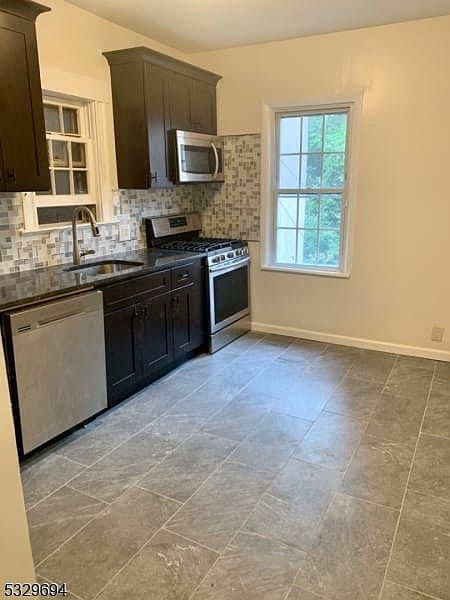 1st image of 187 Franklin Ave Floor 2