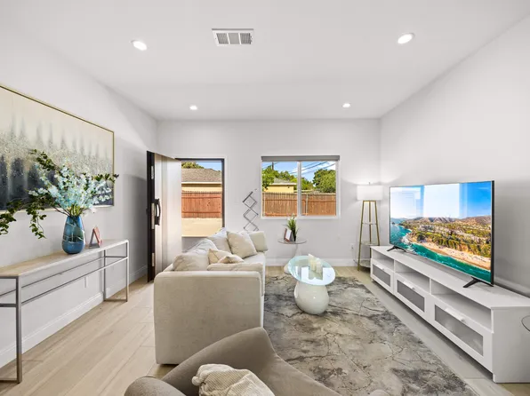 422 Roosevelt Ave, Pomona, CA 91767