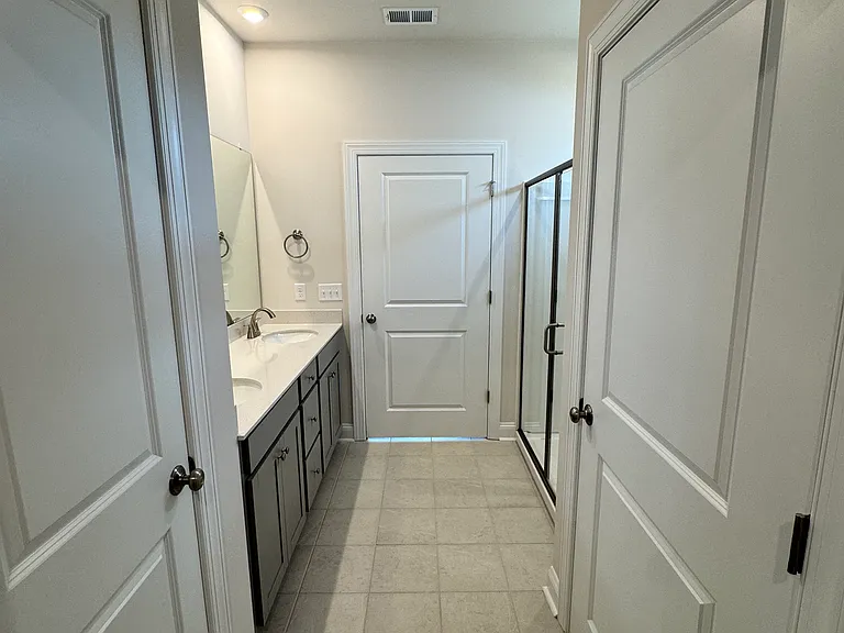 7419 Linda Vista Ln — Photo 10