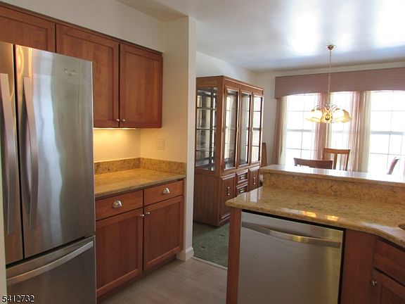 5th image of 5 Weatherhill Rd