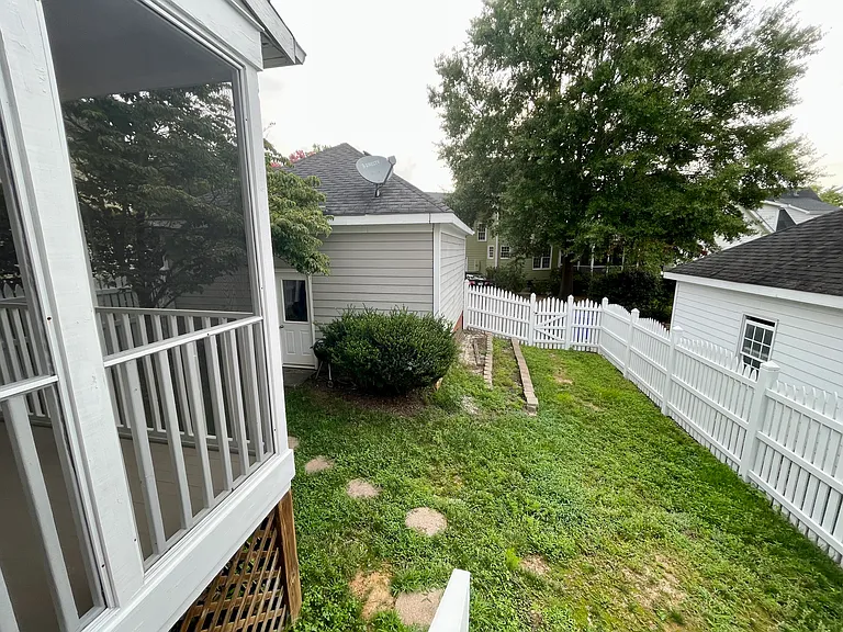 112 Westside Dr — Photo 23