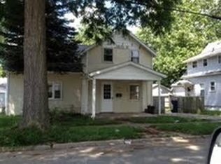 1103 S Lee St, Bloomington, IL