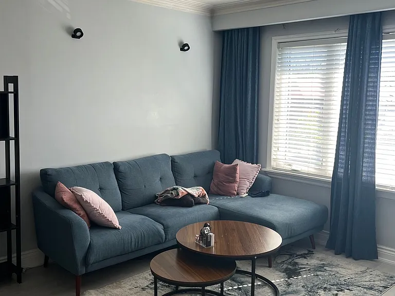 376 Blackthorn Ave #UPPER — Photo 8