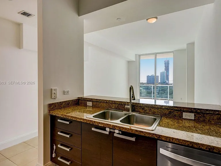 2525 SW 3rd Ave #1009 — Photo 4