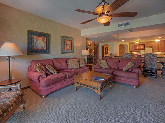 Living Room / Kitchen