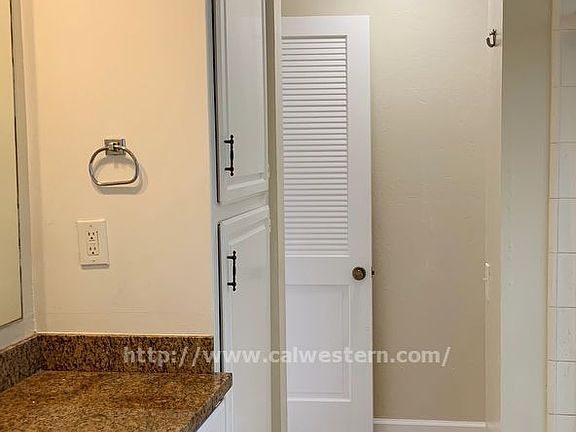 4th image of 10384 Alpine Dr APT 4