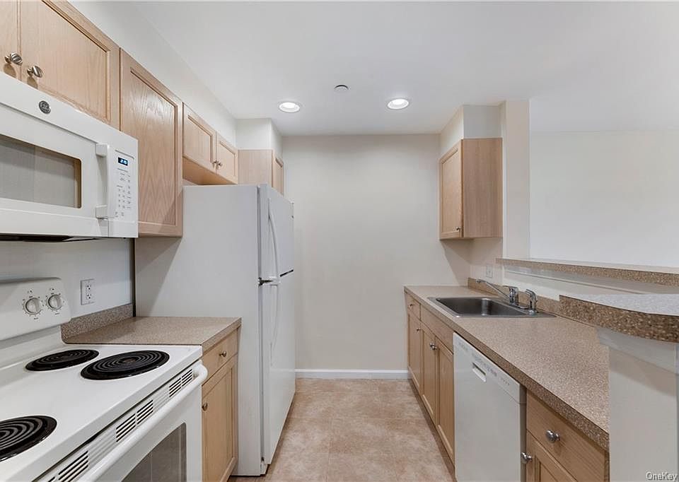 300 Woodcrest Ln Mount Kisco, NY, 10549 Apartments for Rent Zillow