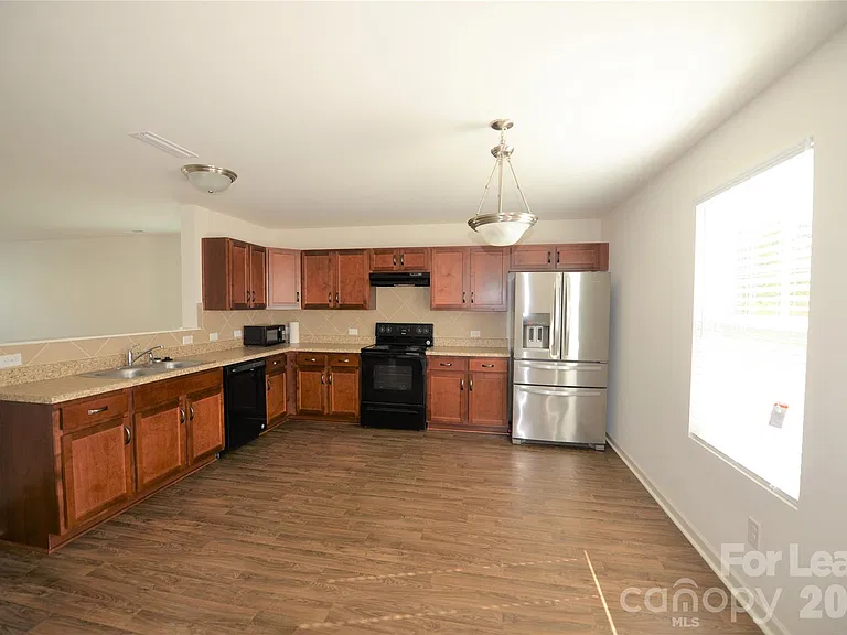 9527 Hanberry Blvd — Photo 4