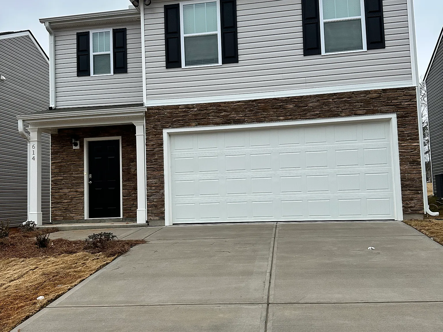 5 bed, 2368 sqft, $2,299 — Photo 3