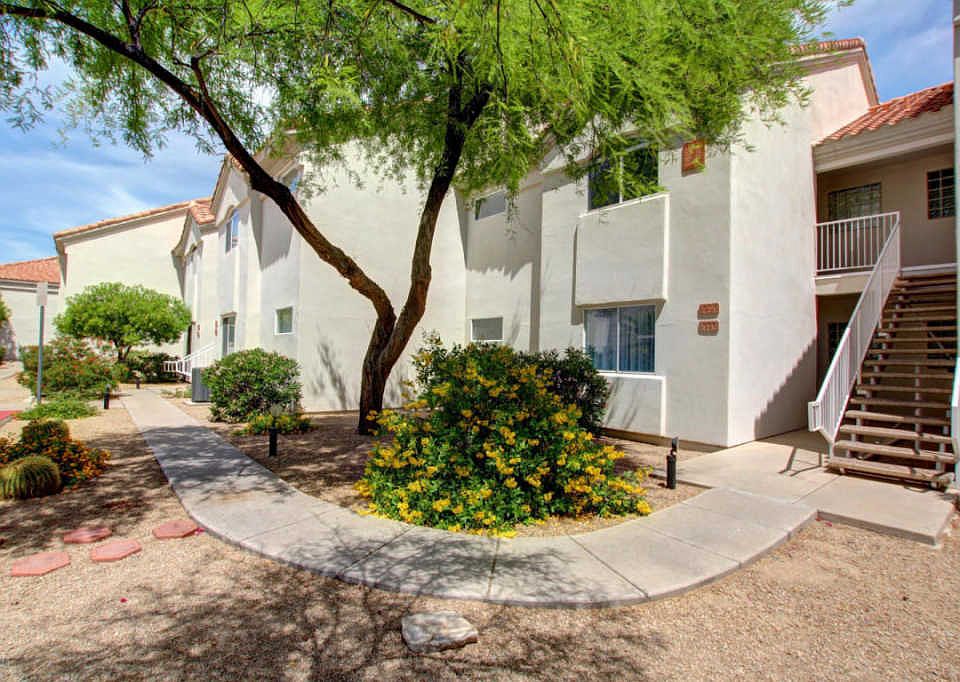 1st image of 10401 N 52nd St Unit 121