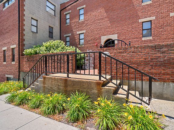 5th image of 73-115 Charles St #400-408D
