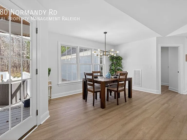 180 Normandy Rd — Photo 4