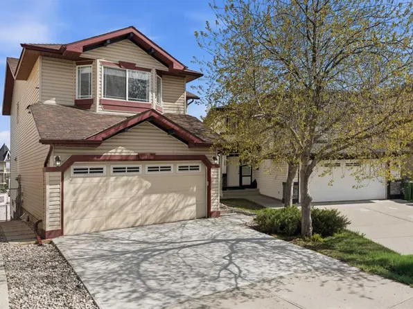 21 S Panamount Cres NW, Calgary, AB T3K 5L7