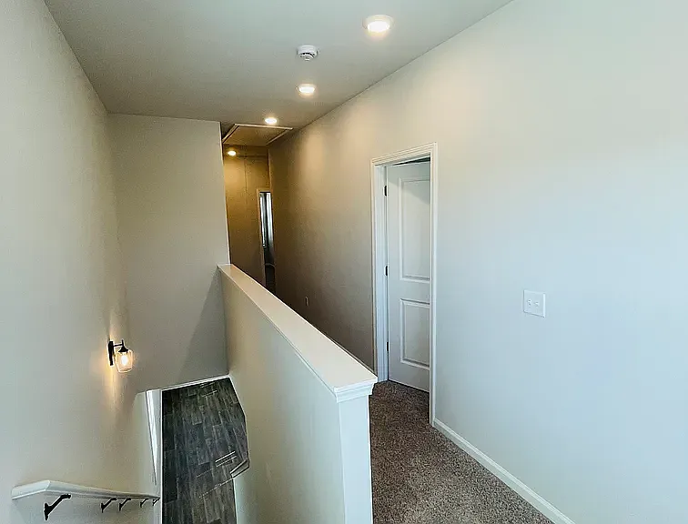 126 Lauren St — Photo 17