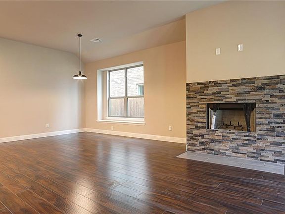 3rd image of 1973 De Berry Ln