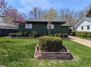 125 Crestview Dr, Burlington, IA 52601
