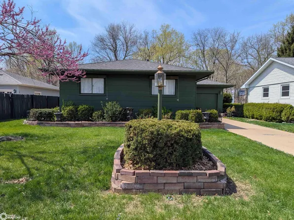 125 Crestview Dr, Burlington, IA 52601