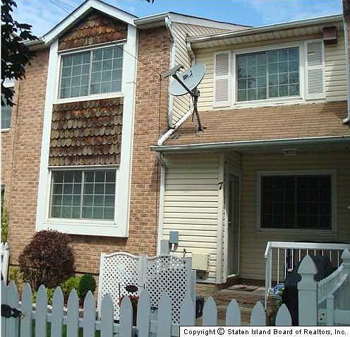 1st image of 7 Dreyer Ave