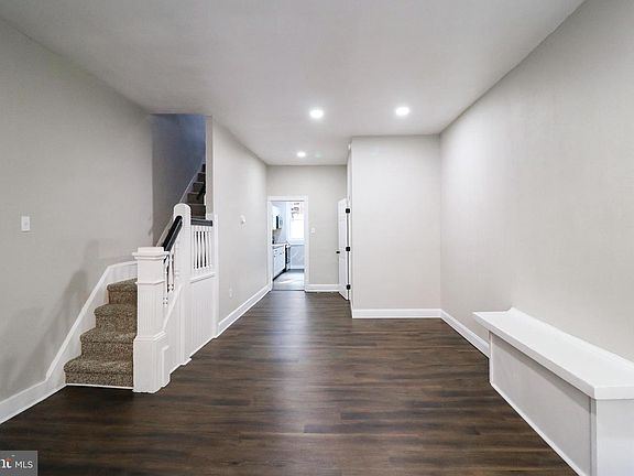 4th image of 2152 Penn St