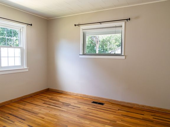 5th image of 646 E Works St