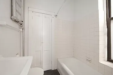 Rented by R New York