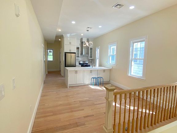 2nd image of 32 Putnam Ave APT 2
