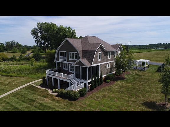 3rd image of 14800 Shoreline Dr W