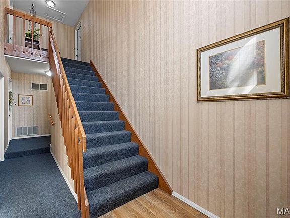 4th image of 705 Lofty Point Dr APT A