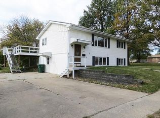 302 S Howard St, Bloomfield, IA 52537