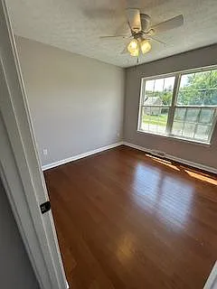 407 Bertha Way — Photo 17