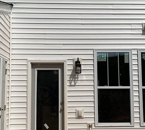 3rd image of 130 Marston Ln