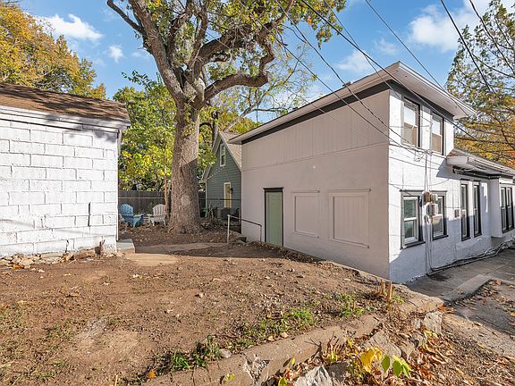 5th image of 3416 Genessee St