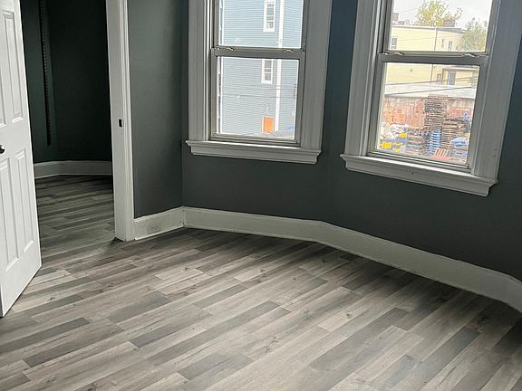 5th image of 91 N 14th St Floor 2