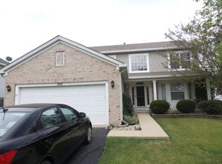 395 Foxborough Trl, Bolingbrook, IL