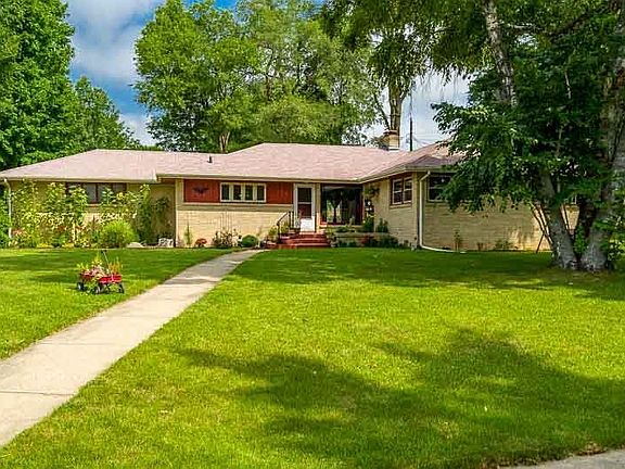 2nd image of 4804 Edgewood Hills Dr
