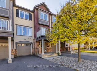 552 Foxlight Cir, Ottawa, ON K2M 0L9