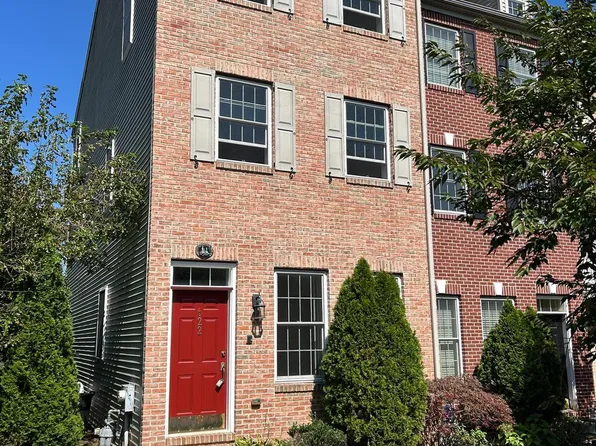 622 Keely Ct, Philadelphia, PA 19128