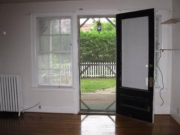 2nd image of 240 Bryant St