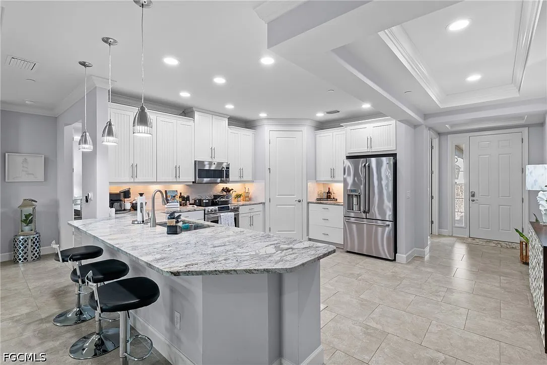 2 bed, 2.0 bath, 1624 sqft, $11,250 — Photo 3