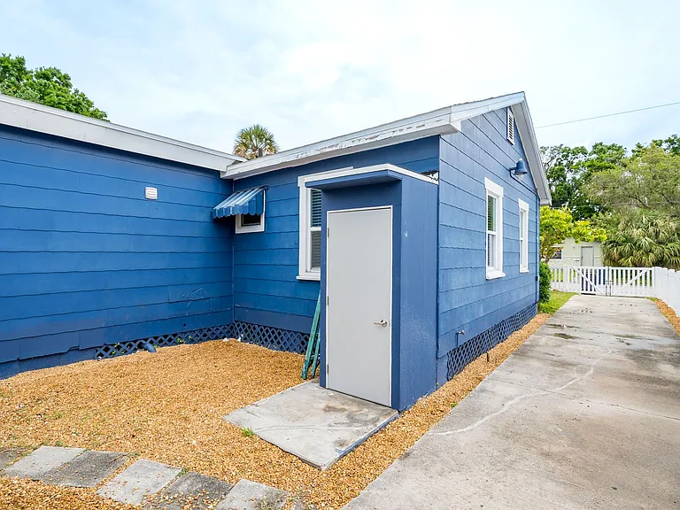 2017 Oceanview Pl — Photo 14