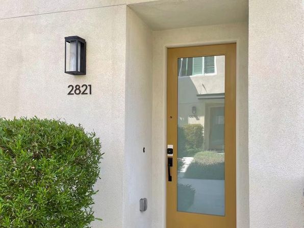 2821 Lily Ln