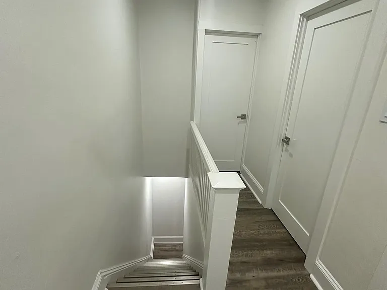 482 Martin St — Photo 14