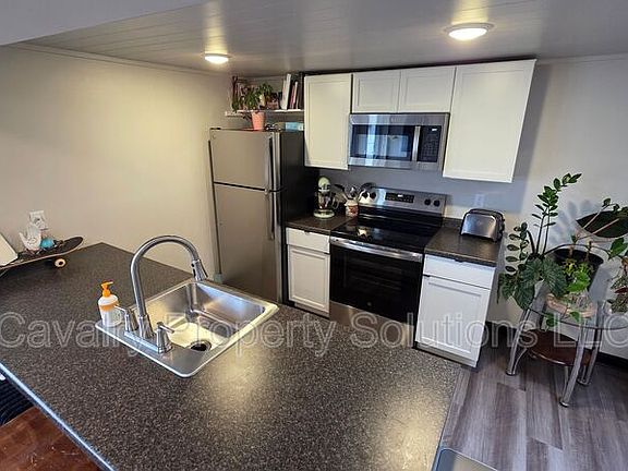 5th image of 3947 E Calvary Rd #210