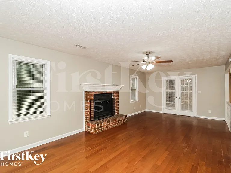 307 Marble Ct — Photo 3