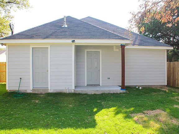 4th image of 2836 Stuart Dr